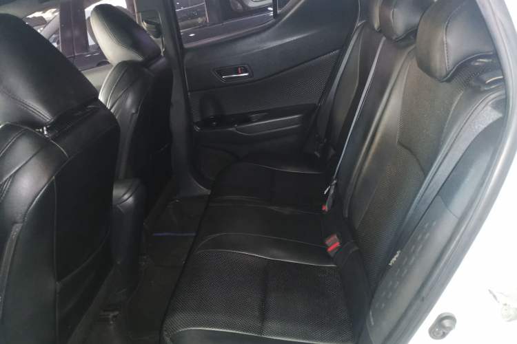 Used Toyota C-HR 2020 2.0L Comfort Edition Interior 4