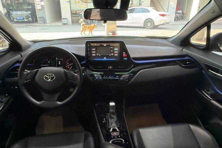 Used Toyota C-HR 2020 2.0L Leading Edition Interior 5