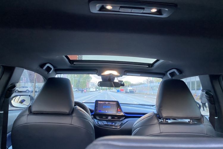 Used Toyota C-HR 2020 2.0L Leading Edition Interior 5