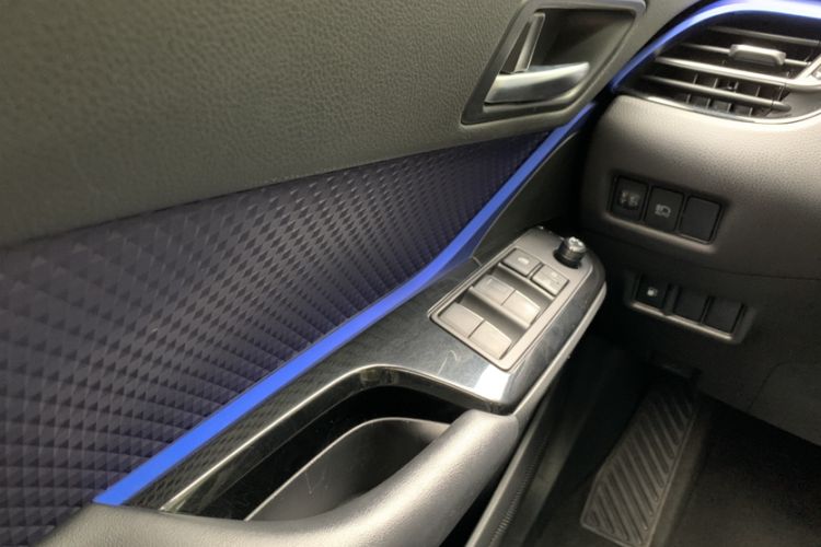 Used Toyota C-HR 2020 2.0L Leading Edition Interior 5