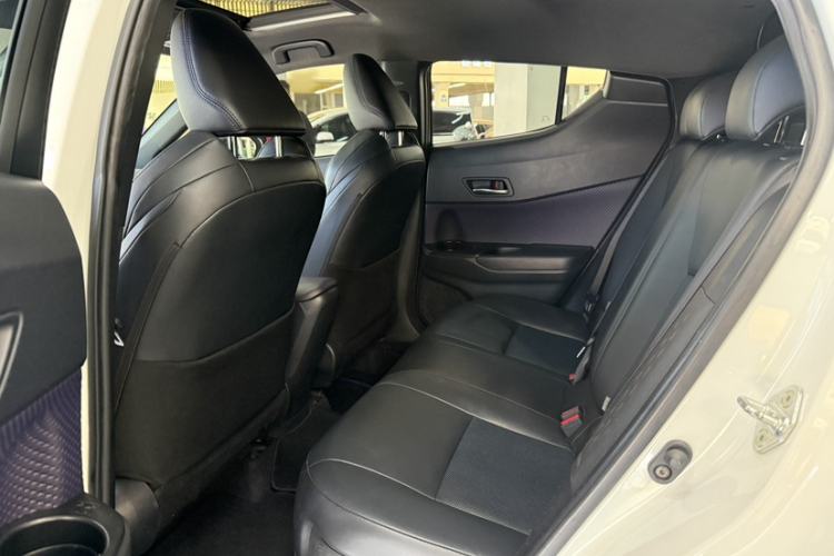 Used Toyota C-HR 2020 2.0L Leading Edition Interior 6