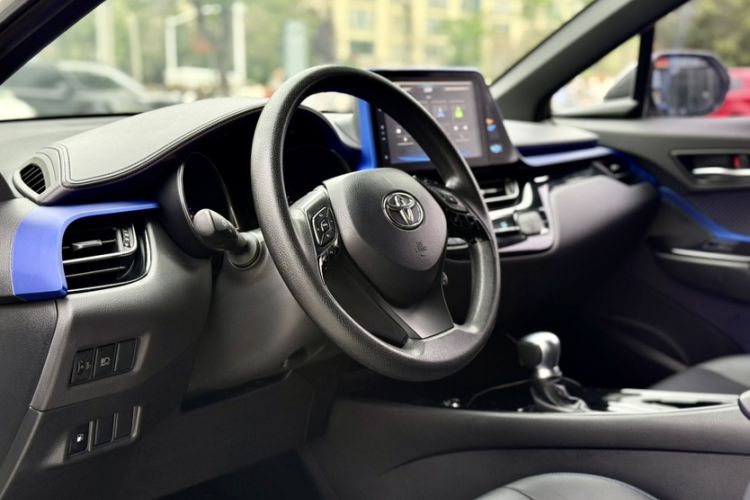 Used Toyota C-HR 2020 2.0L Leading Edition Interior 6