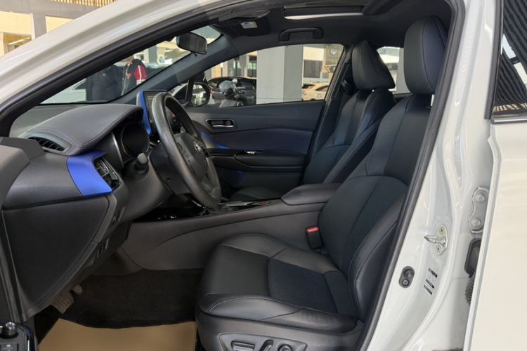 Used Toyota C-HR 2020 2.0L Leading Edition Interior 7