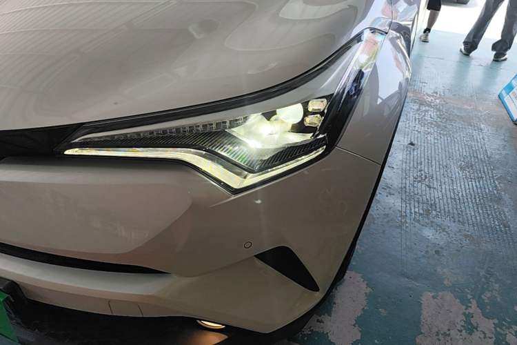 Used Toyota C-HR 2020 2.0L Luxury Edition Left Front Headlight