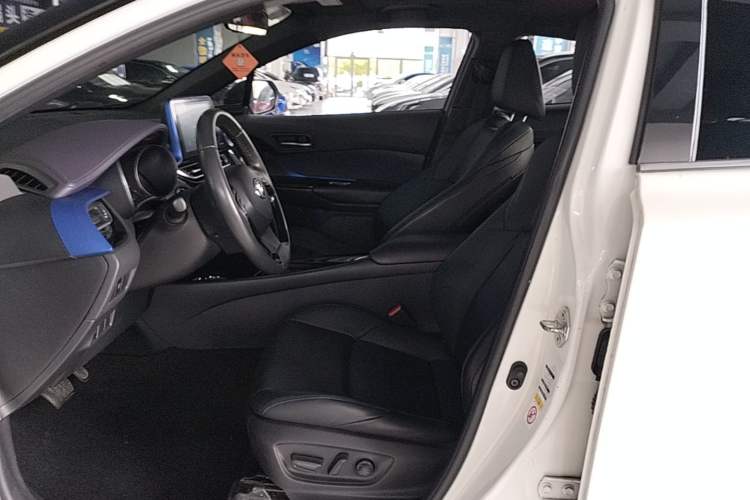 Used Toyota C-HR 2020 2.0L Luxury Edition Left Front Seat