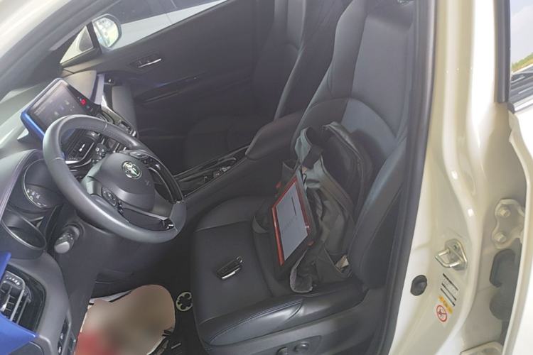 Used Toyota C-HR 2020 2.0L Luxury Edition Left Front Seat