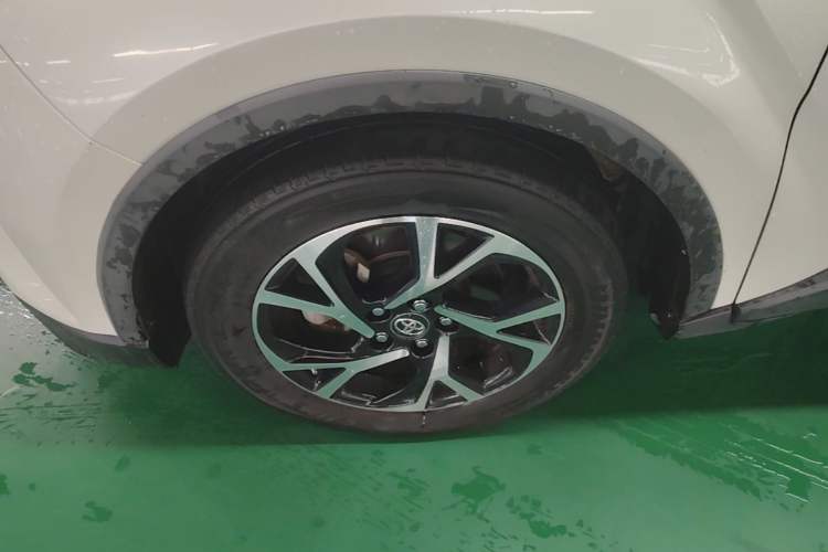Used Toyota C-HR 2020 2.0L Leading Edition Left Front Wheel Hub