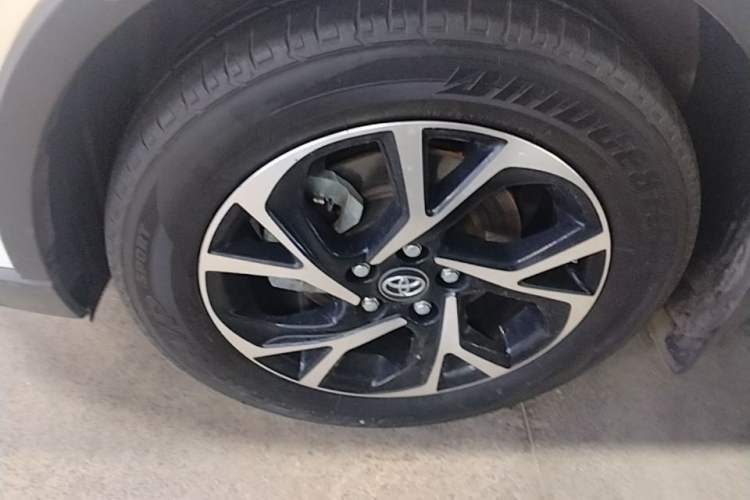 Used Toyota C-HR 2020 2.0L Leading Edition Left Front Wheel Hub