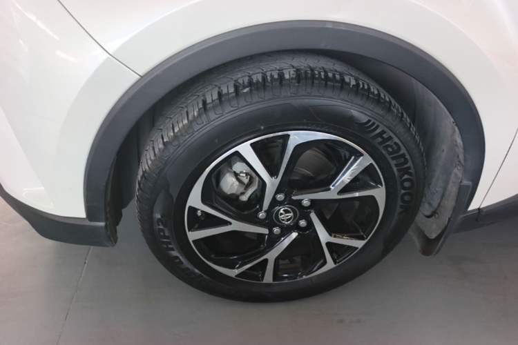Used Toyota C-HR 2020 2.0L Leading Edition Left Front Wheel Hub