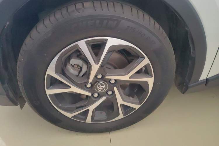 Used Toyota C-HR 2020 2.0L Leading Edition Left Front Wheel Hub