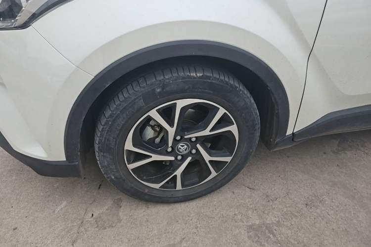 Used Toyota C-HR 2020 2.0L Leading Edition Left Front Wheel Hub