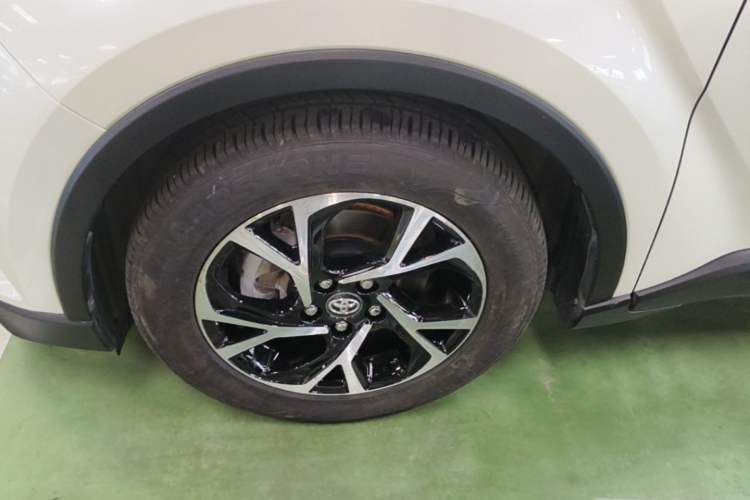 Used Toyota C-HR 2020 2.0L Leading Edition Left Front Wheel Hub