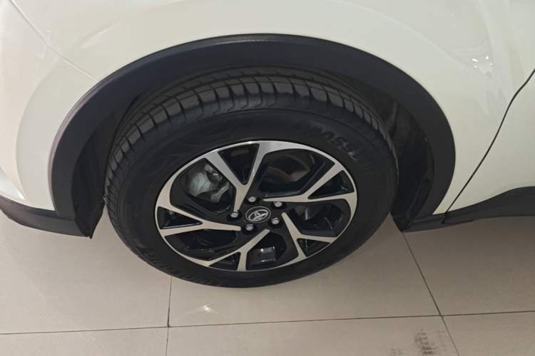 Used Toyota C-HR 2020 2.0L Leading Edition Left Front Wheel Hub