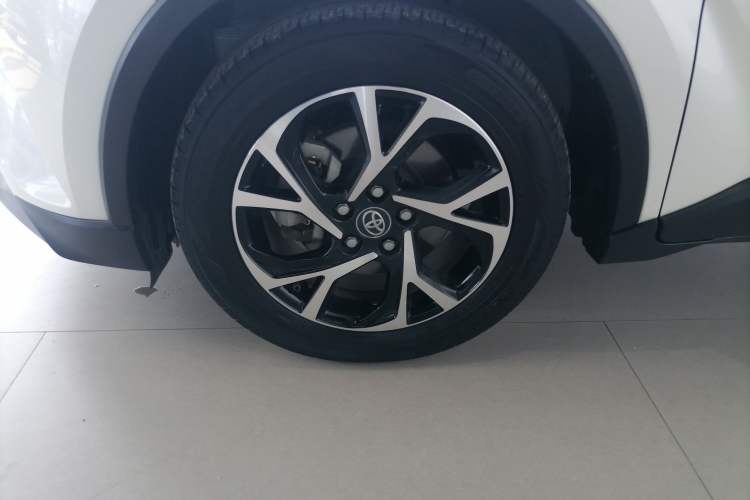 Used Toyota C-HR 2020 2.0L Leading Edition Left Front Wheel Hub