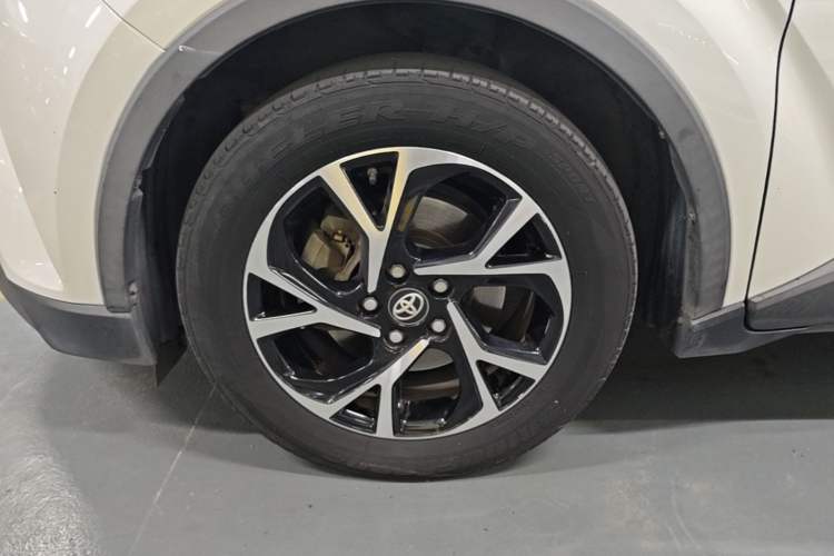 Used Toyota C-HR 2020 2.0L Leading Edition Left Front Wheel Hub
