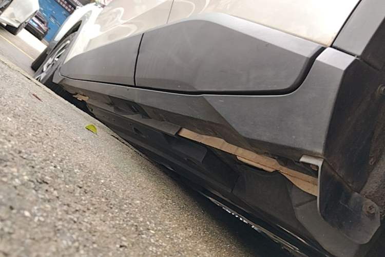 Used Toyota C-HR 2020 2.0L Comfort Edition Left Side Sill