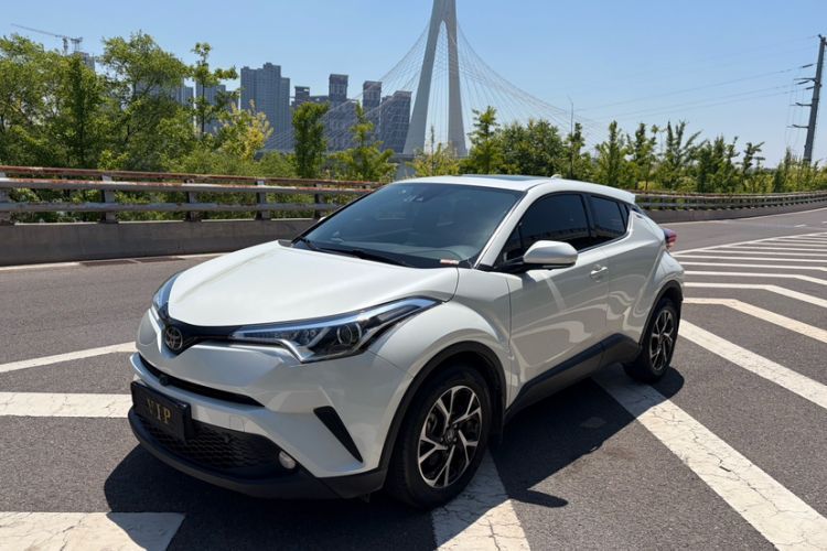 Used Toyota C-HR 2020 2.0L Leading Edition Guazi used car, China used car export, Used car for sale, Used  cars, Cheapest cars for sale