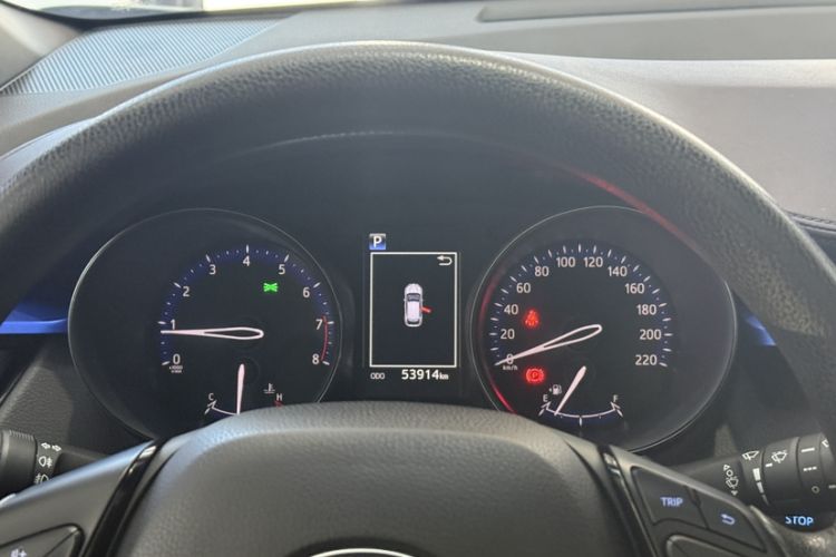 Used Toyota C-HR 2020 2.0L Leading Edition Odometer Close Up
