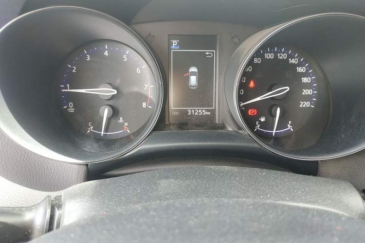 Used Toyota C-HR 2020 2.0L Leading Edition Odometer Close Up
