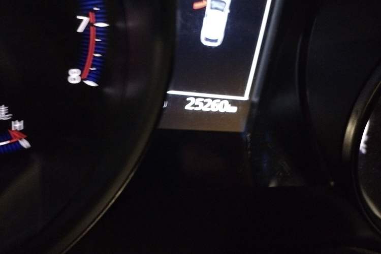 Used Toyota C-HR 2020 2.0L Leading Edition Odometer Close Up