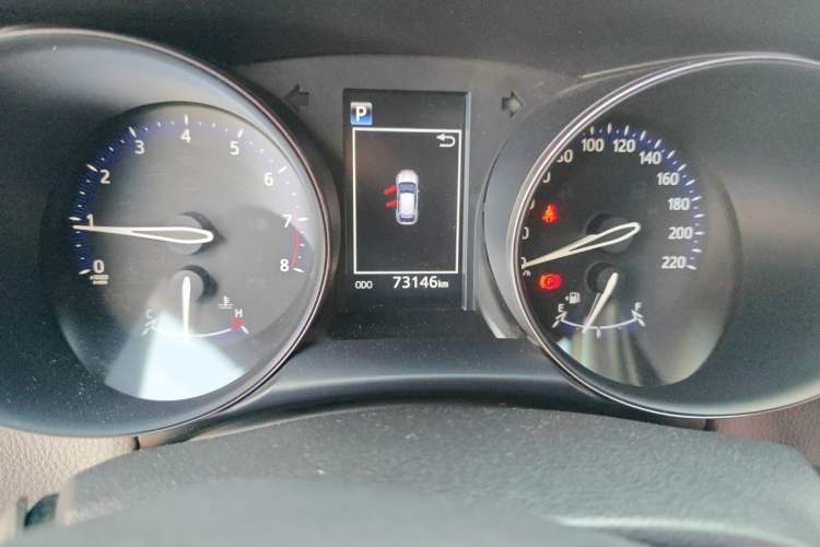 Used Toyota C-HR 2020 2.0L Leading Edition Odometer Close Up
