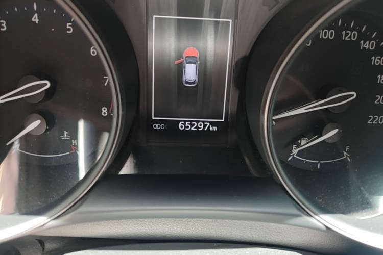 Used Toyota C-HR 2020 2.0L Leading Edition Odometer Close Up