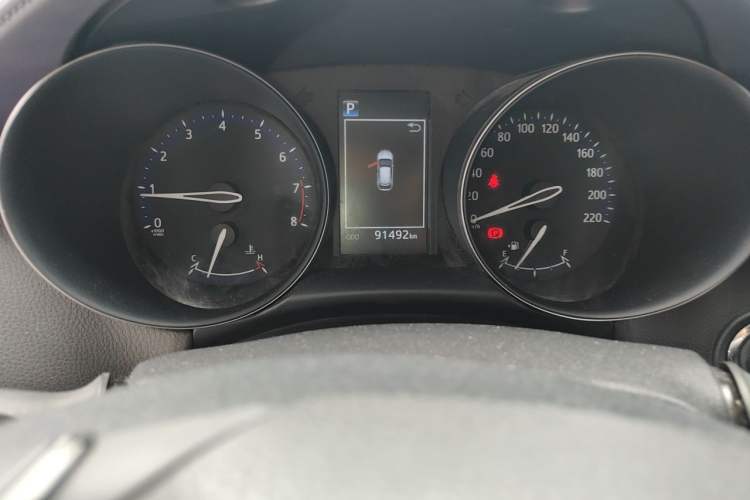 Used Toyota C-HR 2020 2.0L Leading Edition Odometer Close Up