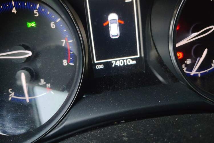 Used Toyota C-HR 2020 2.0L Leading Edition Odometer Close Up