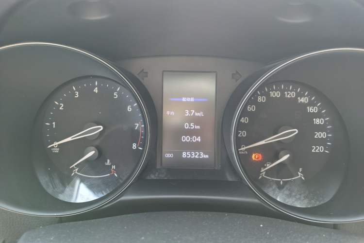 Used Toyota C-HR 2020 2.0L Leading Edition Odometer Close Up