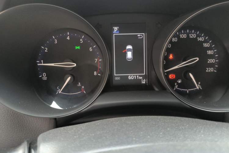 Used Toyota C-HR 2020 2.0L Leading Edition Odometer Close Up