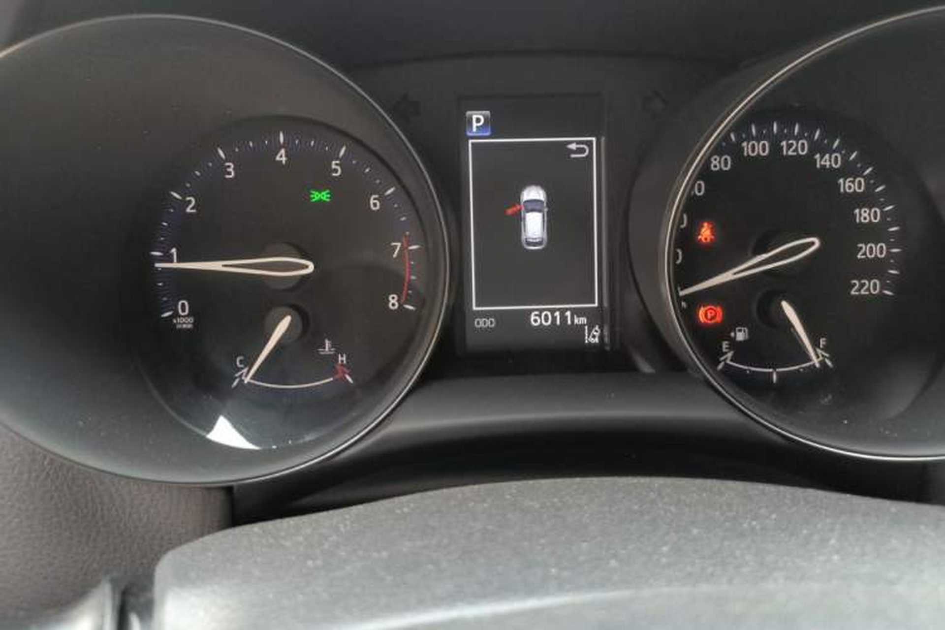 Used Toyota C-HR 2020 2.0L Leading Edition Odometer Close Up