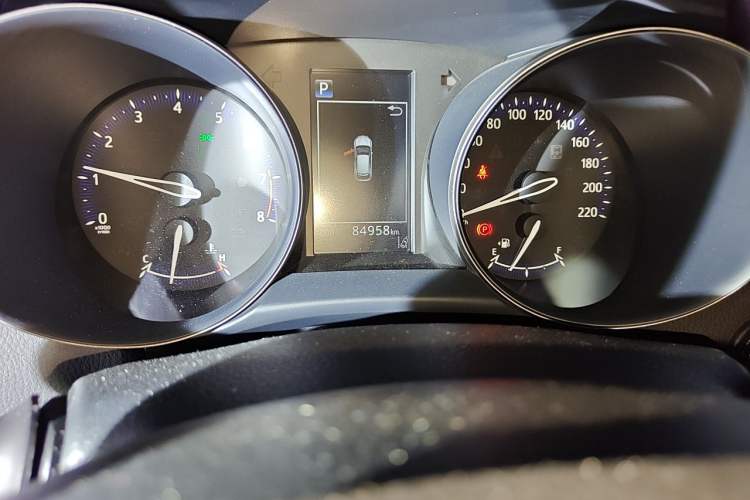 Used Toyota C-HR 2020 2.0L Leading Edition Odometer Close Up