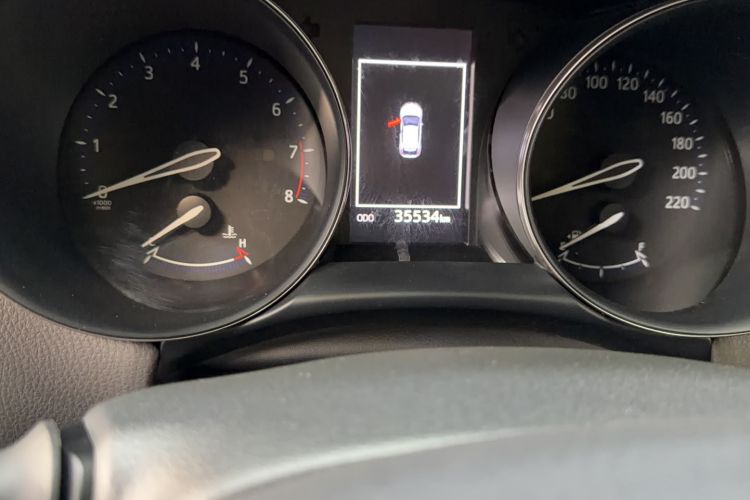 Used Toyota C-HR 2020 2.0L Leading Edition Odometer Close Up