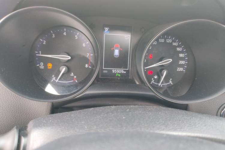 Used Toyota C-HR 2020 2.0L Leading Edition Odometer Close Up