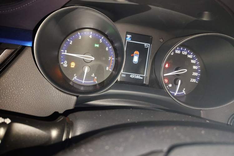 Used Toyota C-HR 2020 2.0L Leading Edition Odometer Close Up