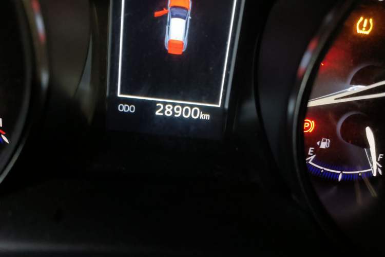 Used Toyota C-HR 2020 2.0L Leading Edition Odometer Close Up