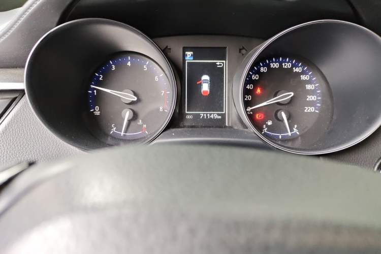 Used Toyota C-HR 2020 2.0L Comfort Edition Odometer Close Up
