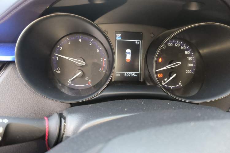 Used Toyota C-HR 2020 2.0L Leading Edition Odometer Close Up