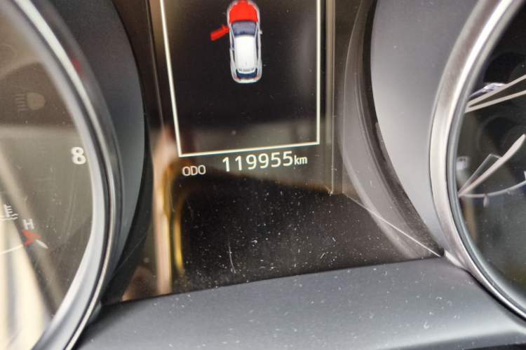 Used Toyota C-HR 2020 2.0L Leading Edition Odometer Close Up