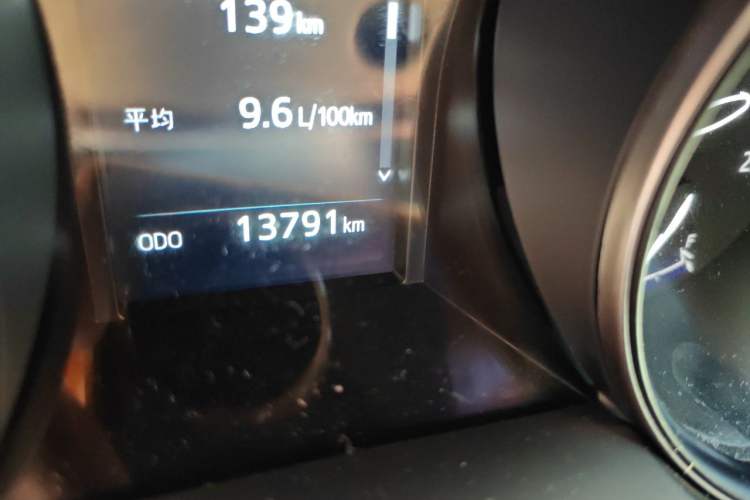 Used Toyota C-HR 2020 2.0L Leading Edition Odometer Close Up