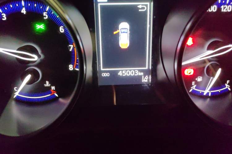 Used Toyota C-HR 2020 2.0L Leading Edition Odometer Close Up