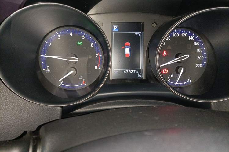 Used Toyota C-HR 2020 2.0L Leading Edition Odometer Close Up