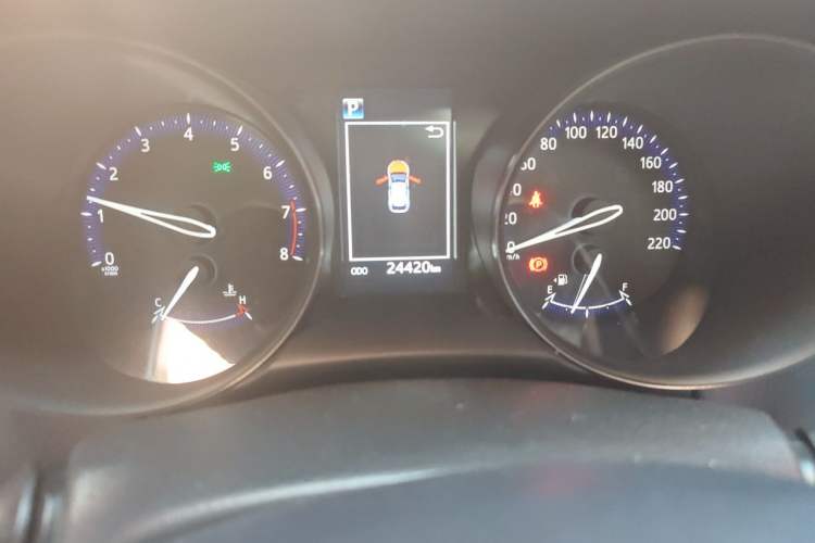 Used Toyota C-HR 2020 2.0L Leading Edition Odometer Close Up