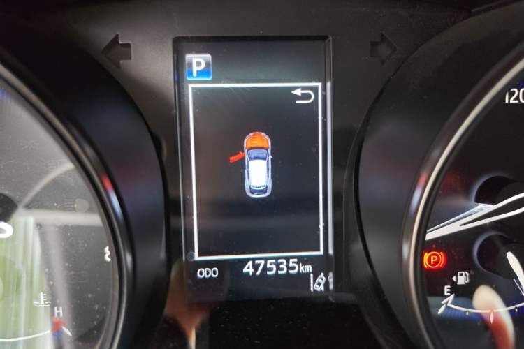 Used Toyota C-HR 2020 2.0L Leading Edition Odometer Close Up