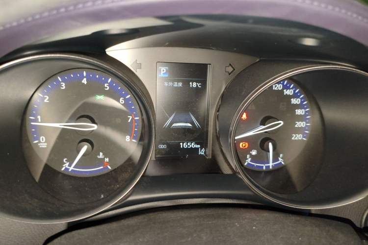 Used Toyota C-HR 2020 2.0L Leading Edition Odometer Close Up