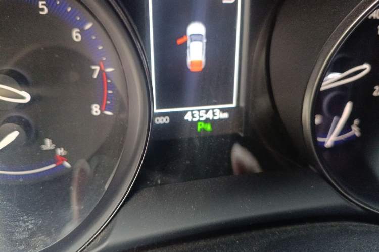 Used Toyota C-HR 2020 2.0L Leading Edition Odometer Close Up