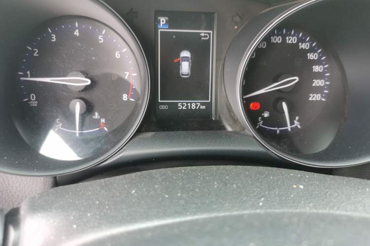 Used Toyota C-HR 2020 2.0L Leading Edition Odometer Close Up