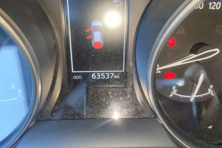 Used Toyota C-HR 2020 2.0L Leading Edition Odometer Close Up