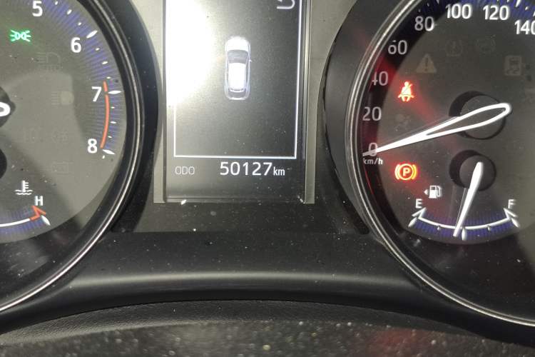 Used Toyota C-HR 2020 2.0L Leading Edition Odometer Close Up