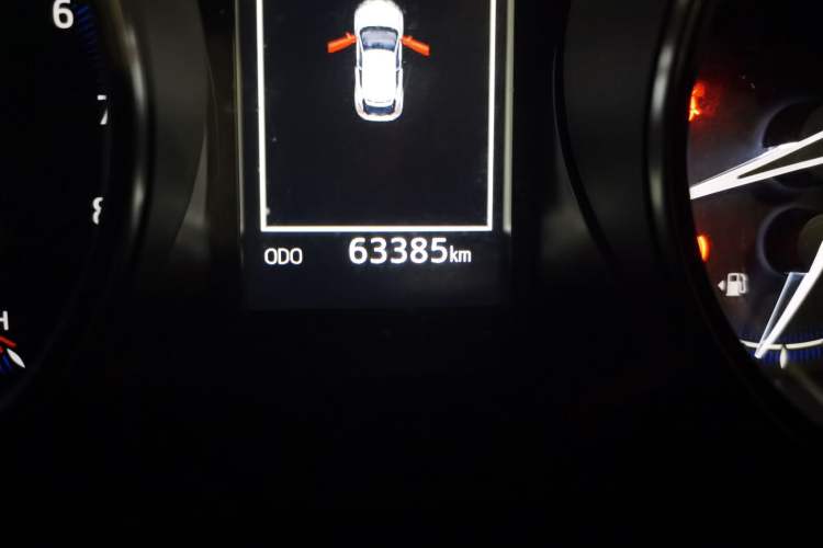 Used Toyota C-HR 2020 2.0L Leading Edition Odometer Close Up